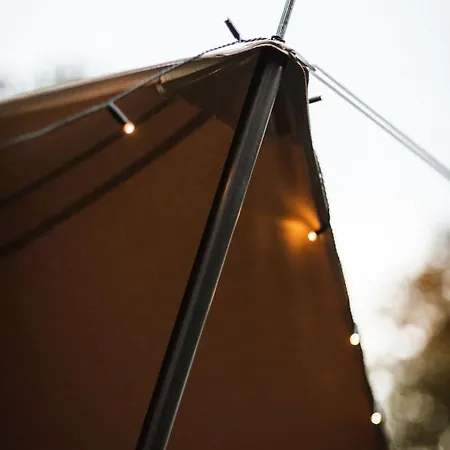 Кемпинг Tipi-Tent Met Outdoor Cooking Mogelijkheid