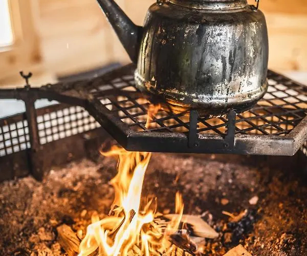 Camping Tipi-Tent Met Outdoor Cooking Mogelijkheid