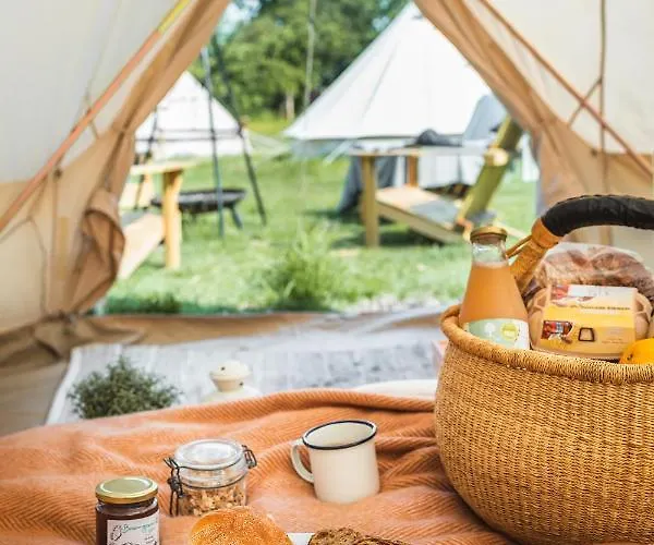 Κάμπινγκ Tipi-Tent Met Outdoor Cooking Mogelijkheid *