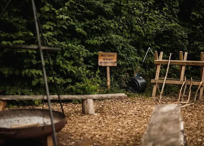 Tipi-Tent Met Outdoor Cooking Mogelijkheid