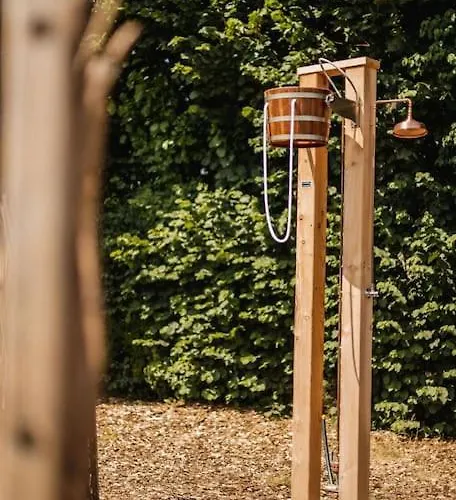 Tipi-Tent Met Outdoor Cooking Mogelijkheid